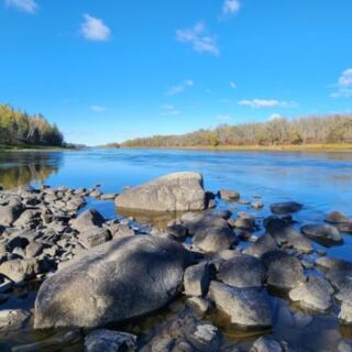 Minnesota’s Smallest State Park Lets You Look Across The River Into Canada