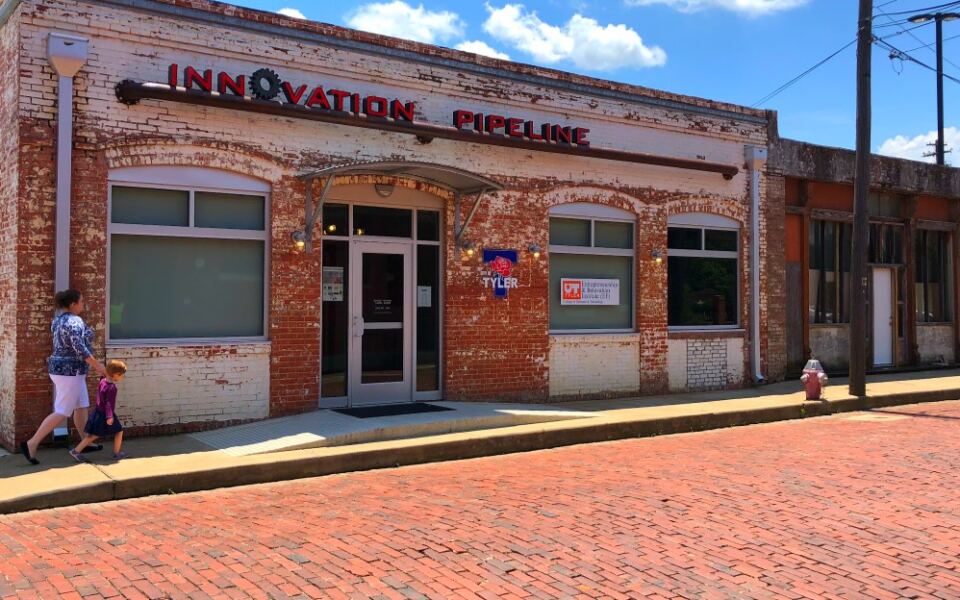 15 U.S. Cities That Still Have Original Brick Streets