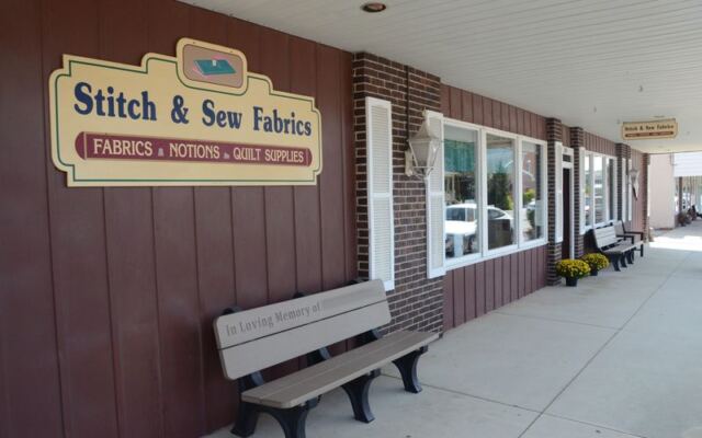 These 11 Illinois Quilt Shops Are Packed With Bolts And Enough Fabric To Get Lost In
