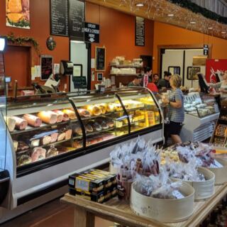 This Tennessee Amish Bakery Sells Fresh Pies So Cheap People Drive In From Out of State