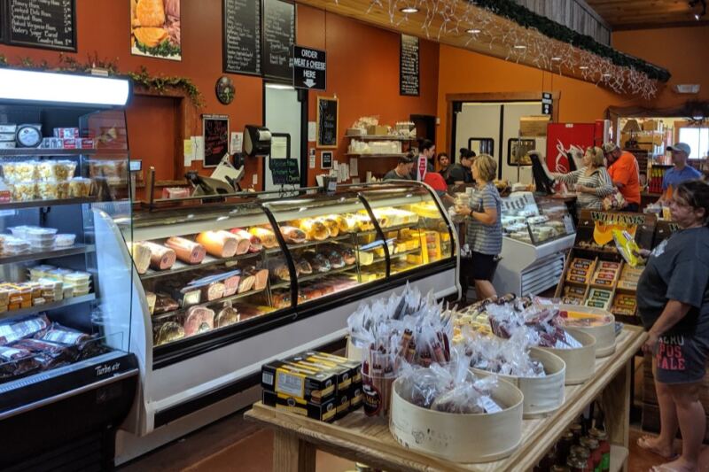 This Tennessee Amish Bakery Sells Fresh Pies So Cheap People Drive In From Out of State