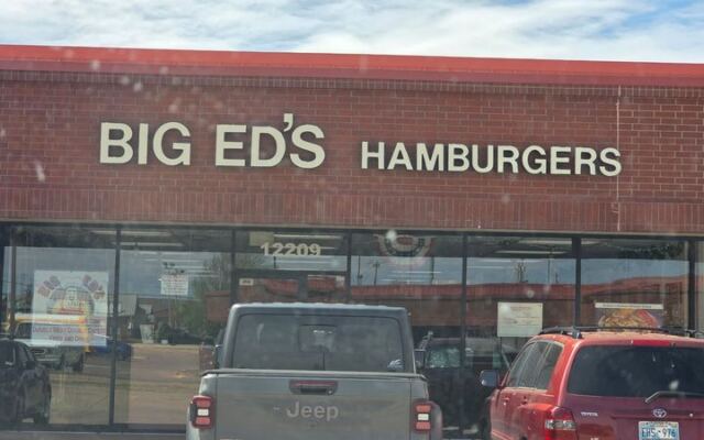 This Vintage Oklahoma Diner Serves Burgers So Big They Arrive on a Pizza Pan