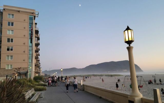 This Oregon Town Got So Tourist-Ruined That Locals Won’t Even Go Downtown Anymore