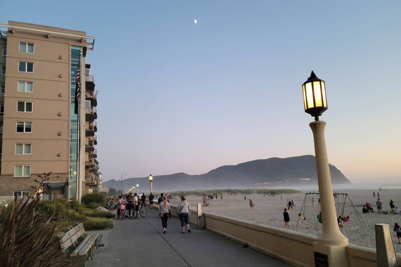 This Oregon Town Got So Tourist-Ruined That Locals Won’t Even Go Downtown Anymore