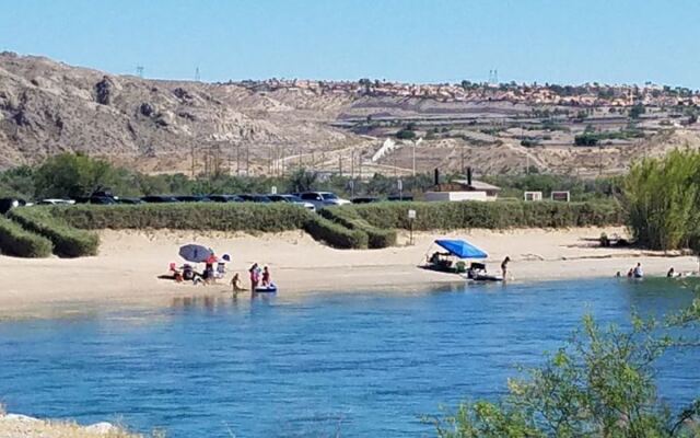 This Nevada State Park Tucks a Shallow, Kid-Friendly Swimming Lagoon Along the Colorado River