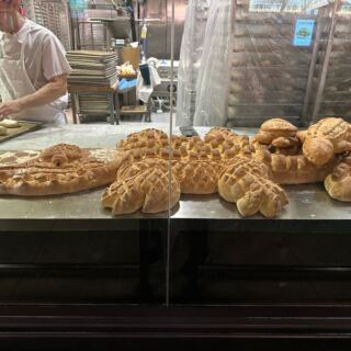 Watch Sourdough Loaves Come Out of the Oven at Boudin’s San Francisco Bakery on Fisherman’s Wharf