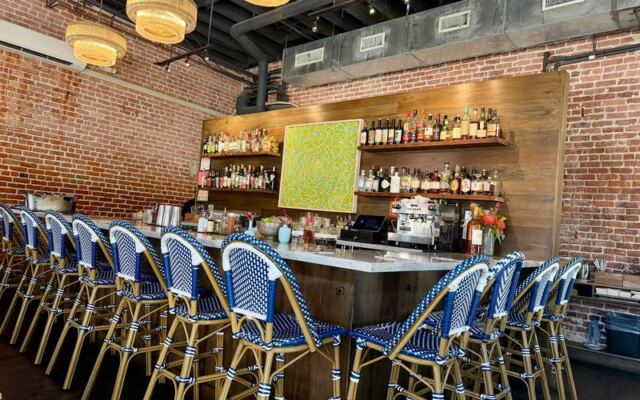 10 Restaurants Beyond Honolulu That Are Worth the Drive Around the Island