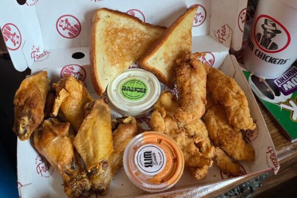 13 Arizona Fried Chicken Joints Locals Line Up For Again and Again