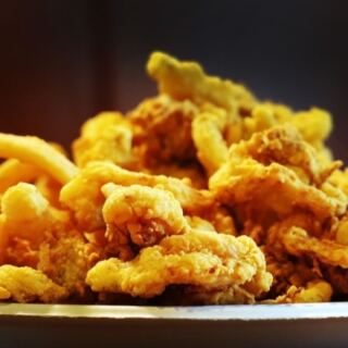 Massachusetts Has 11 Old-School Roadside Clam Shacks Frying Whole Bellies Worth the Drive Down the Coast