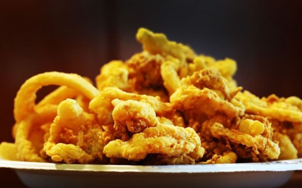 Massachusetts Has 11 Old-School Roadside Clam Shacks Frying Whole Bellies Worth the Drive Down the Coast