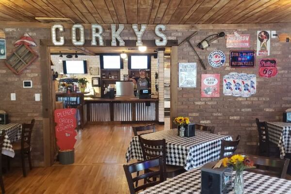This Unassuming North Carolina Dawg House Serves a Chicago Dog That Frequent Chicago Travelers Swear Tastes Like Home