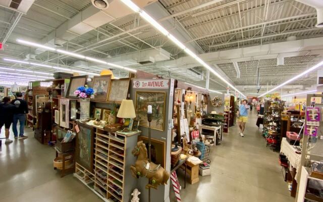 10 Ohio Antique Malls So Big You’ll Lose A Whole Saturday Digging Through Them