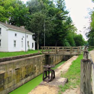 The Smallest State Park In Illinois Packs More History And Quiet Scenery Than You’d Expect