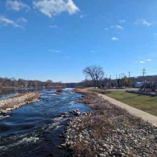 This Free Illinois River Park Lets You Ride the Rapids on a Tube and Walk Right Back Up for Another Run