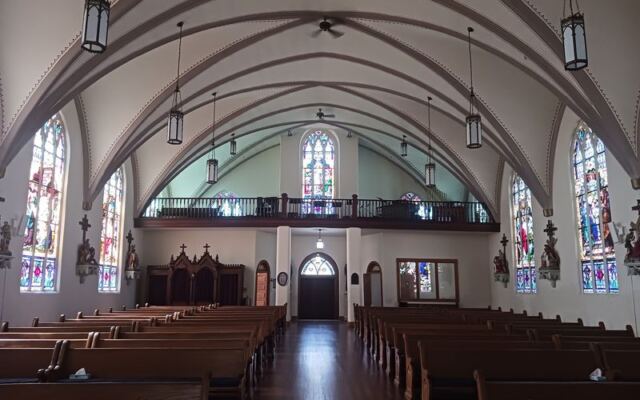 This Small-Town Oklahoma Church Glows Red and Gold From German Stained Glass Fired in Munich Over a Century Ago