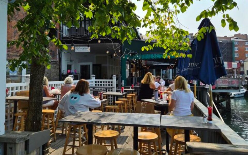 This Portsmouth, New Hampshire, Waterfront Restaurant Has Thousands of Reviews and Classic Harbor Views