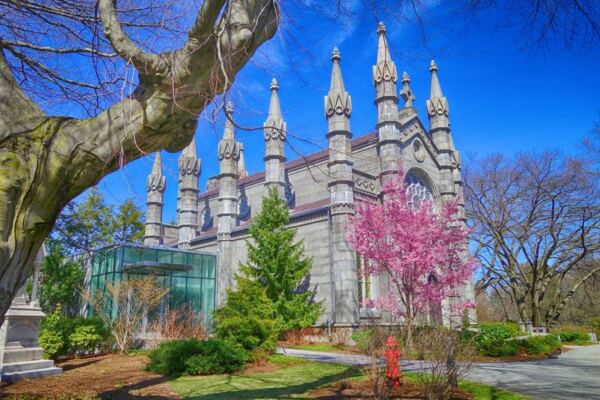 This Breathtaking Massachusetts Chapel Hides Down a Quiet Road and Leaves First-Time Visitors Speechless