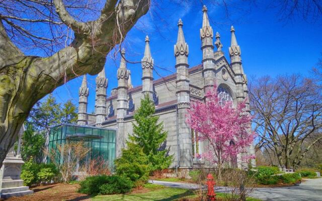 This Breathtaking Massachusetts Chapel Hides Down a Quiet Road and Leaves First-Time Visitors Speechless