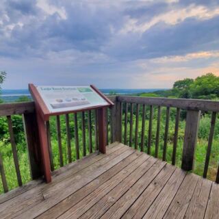 This Quiet Illinois State Park Overlook Rewards a Detour With Sweeping River Valley Views at Sunset