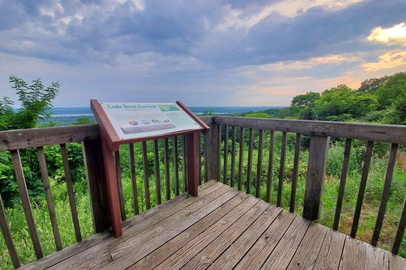 This Quiet Illinois State Park Overlook Rewards a Detour With Sweeping River Valley Views at Sunset