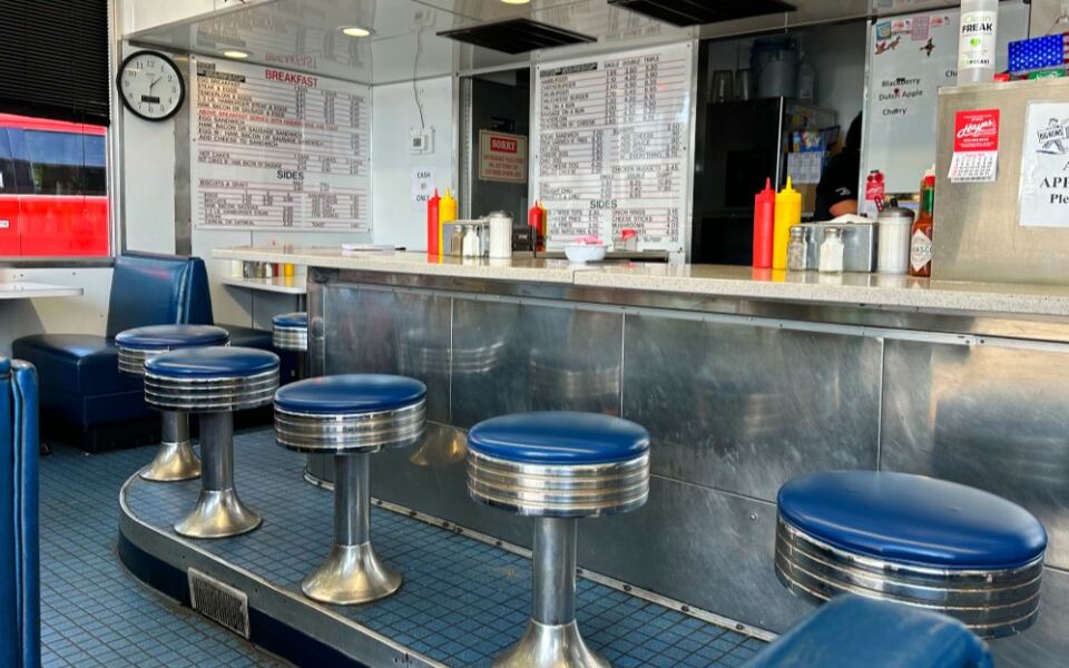 This Kansas City Burger Counter Still Uses a Chili Recipe From 1906