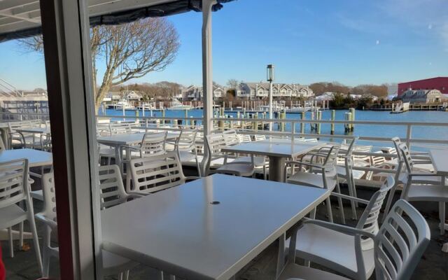We Ranked 11 of Cape Cod’s Best Seafood Restaurants and These Are the Ones Worth the Drive