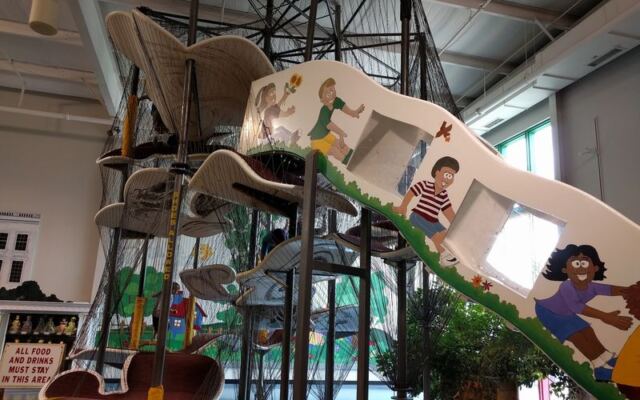 This Oklahoma Children’s Museum in Seminole Hides a Giant Climbing Maze Kids Won’t Leave
