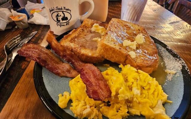 This Tiny North Carolina Mennonite Bakery Fires Up the Ovens at 4 A.M. for French Toast With Homemade Butter Syrup