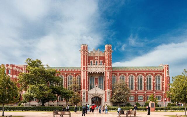 This Oklahoma Town’s Collegiate Gothic Library Makes You Forget You’re on the Prairie