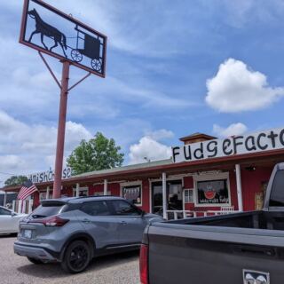 This Tiny Calera Country Market Bakes Butter Bread So Good People Drive Hours for a Sandwich