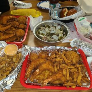 A Humble Wildwood Shack in New Jersey Serves Fried Shrimp and Scallops