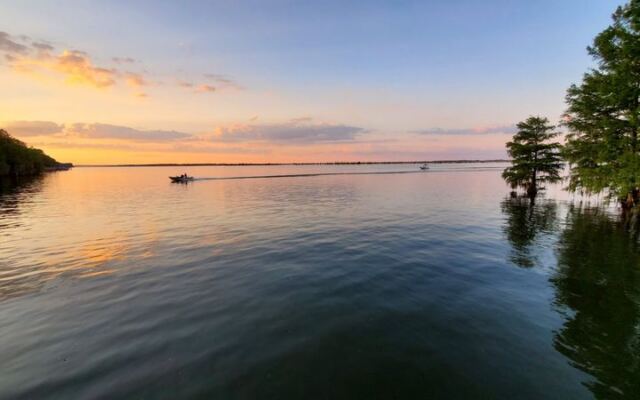 On South Carolina’s Largest Lake You’ll Find Waterfront Cabins, Wooded Hiking Trails, and Boat-In Campsites