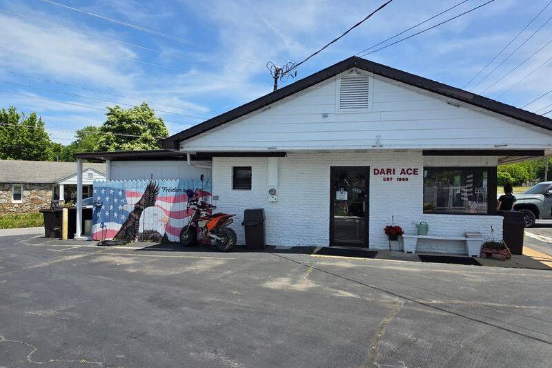 Road-Trippers Keep Detouring to Erwin, Tennessee for the Bacon Cheeseburger at This Old Drive-In