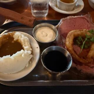 The Oregon Steakhouse Where Soup, Salad, and Sides Still Come Free With Every Steak