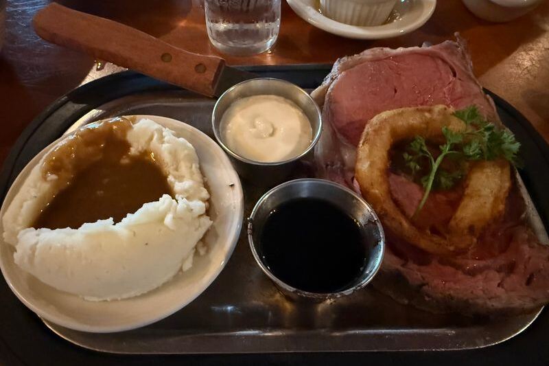 The Oregon Steakhouse Where Soup, Salad, and Sides Still Come Free With Every Steak