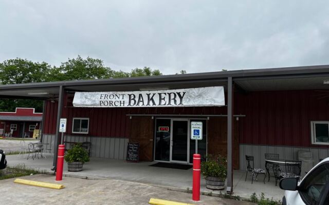 This Oklahoma Amish-Style Bakery Makes Weeknight Dinner a Breeze With Grab-and-Go Family Meals