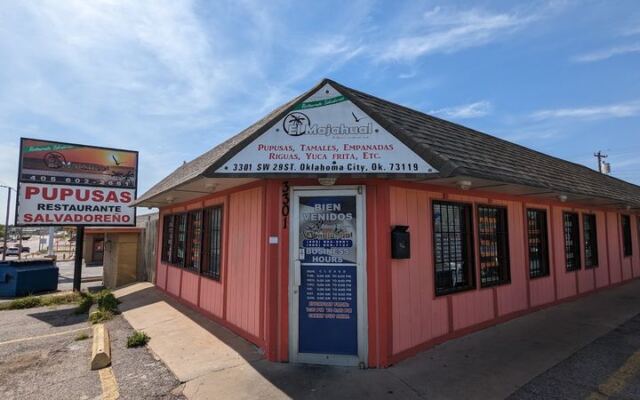 Tucked Away in Oklahoma City, This Little Spot Serves Authentic Salvadoran Pupusas Made Fresh