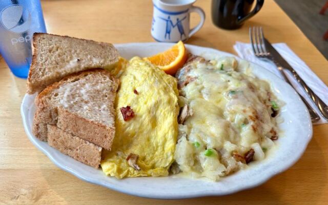 Oregon Coast Locals Have Lined Up for Decades for This Cafe’s German Potatoes and Fluffy Pancakes