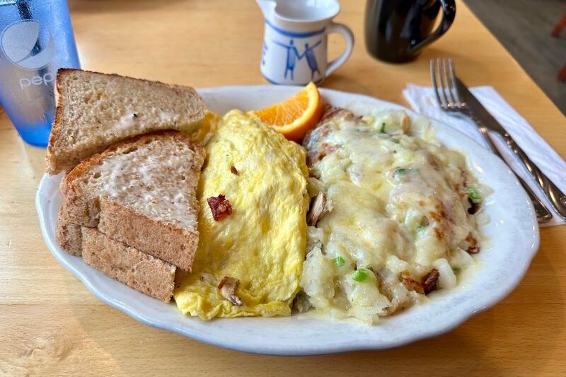 Oregon Coast Locals Have Lined Up for Decades for This Cafe’s German Potatoes and Fluffy Pancakes