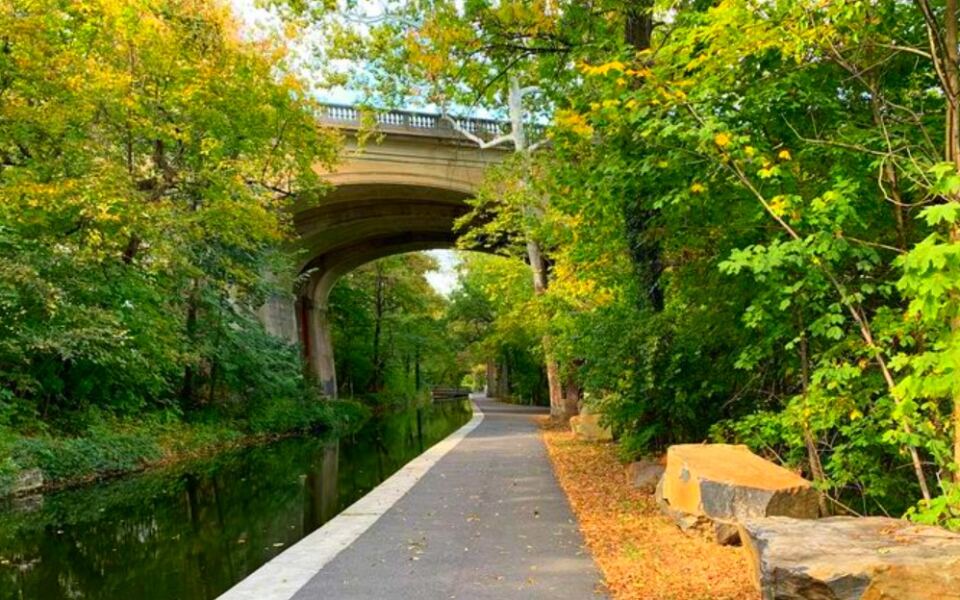 This Historic Park in Wilmington, Delaware, Combines River Views, Flower Gardens, and One of the City’s Most Beloved Walks