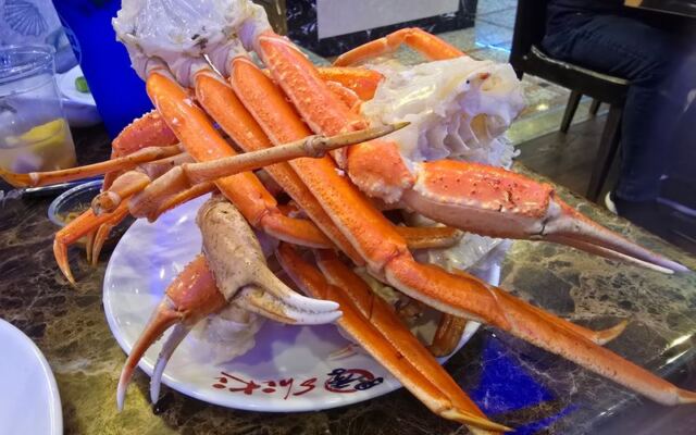 This All-You-Can-Eat Seafood Buffet In California Loads Your Plate With Crab Legs And Dim Sum