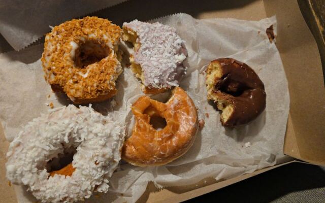 This Tiny Collinsville, Illinois Bakery Has Been Frying Gooey Butter Cake Doughnuts For Decades
