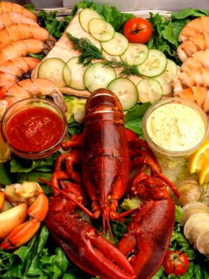 This Concord, New Hampshire, Seafood Spot Has Been Drawing Crowds for Lobster, Steak, and Roadside Charm