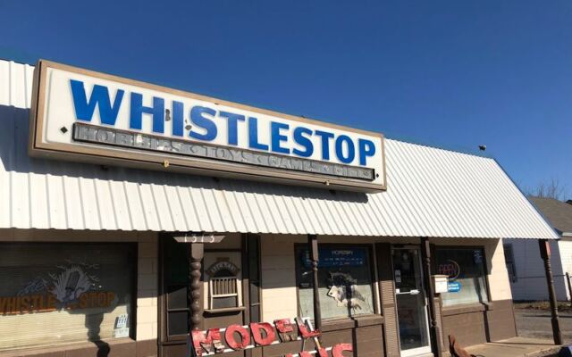 This Old-School Oklahoma City Hobby Shop Is Packed With Model Trains You’ll Browse for Hours