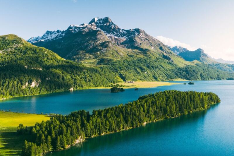 17 Stunning Lakes in Switzerland Worth Visiting Next Summer