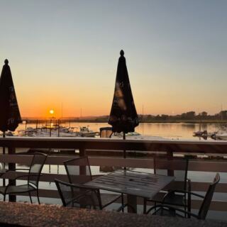This Easygoing Massachusetts Waterfront Spot Pairs Breathtaking Sunsets With a Friday-Night Band and a Full Bar