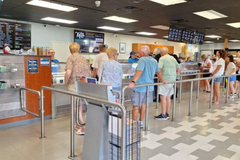 This Sandusky Candy Shop Pulls Taffy By Hand And Boxes It Fresh Right Off The Machine