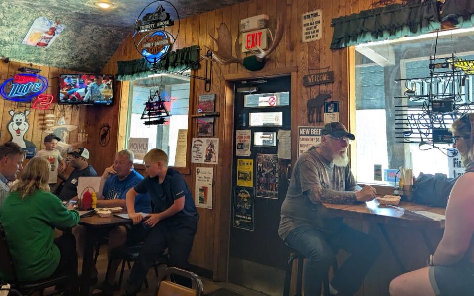 This Minnesota Bar & Grill Is A Northwoods Favorite For Burgers, Wings And Hearty Comfort Food