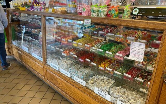 Hand-Pull Your Own Taffy at This Old Santa Cruz Candy Shop on the Beach Boardwalk