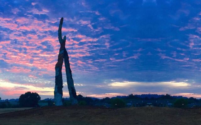 This Tennessee Sculpture Park Lets You Roam 33 Acres of Giant Artworks for Free